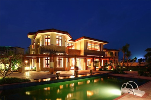 荷间辣月旋转小火锅